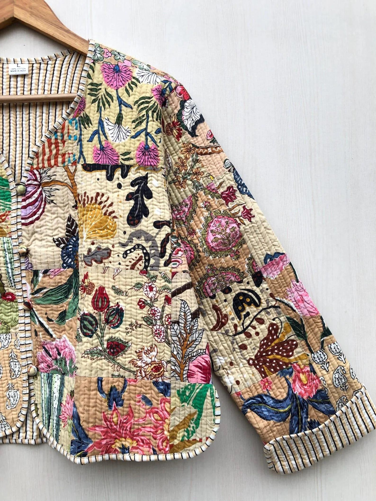 Wendbare gesteppte Patchwork Jacke aus Baumwolle Beige
