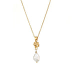 Braut Perlen Drop Kette | Giant’s Causeway von Loinnir Jewellery, handgefertigte Halskette aus 18ct Gold Vermeil mit Keshi Perle