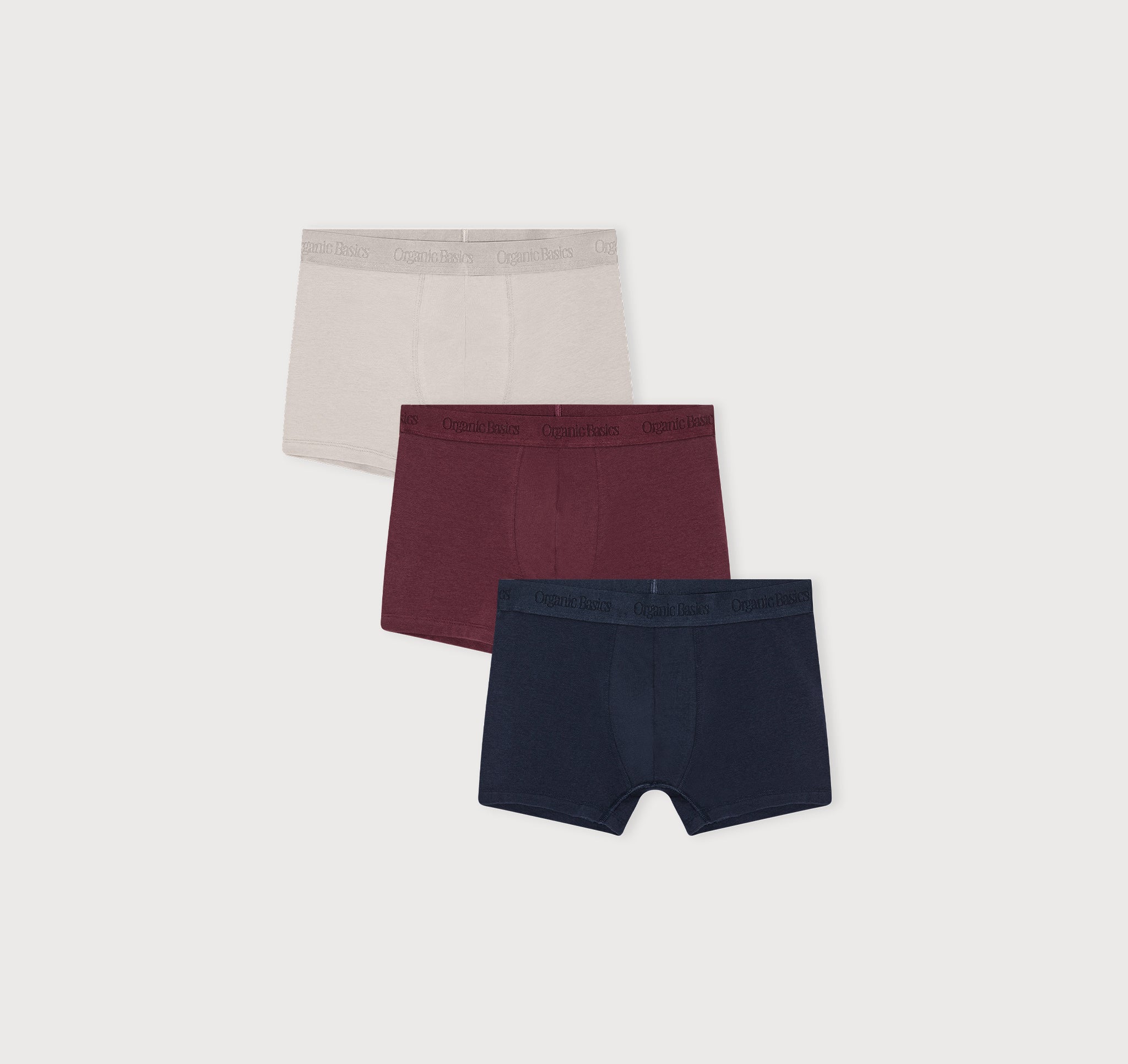 3er-Pack schwarze UpCircle Boxershorts aus Bio-Baumwolle mit Fokus auf das elastische Logo-Band.
