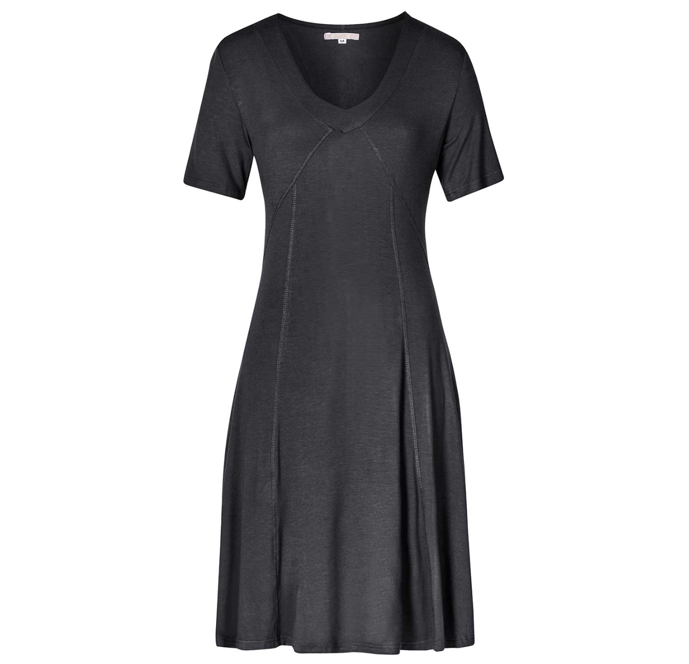 Dunkelgraues bzw. schwarzes Kurzarm-Kleid "Iva" mit V-Ausschnitt, ausgestelltem Rockteil und vertikalen Ziernähten vor hellem Hintergrund.
