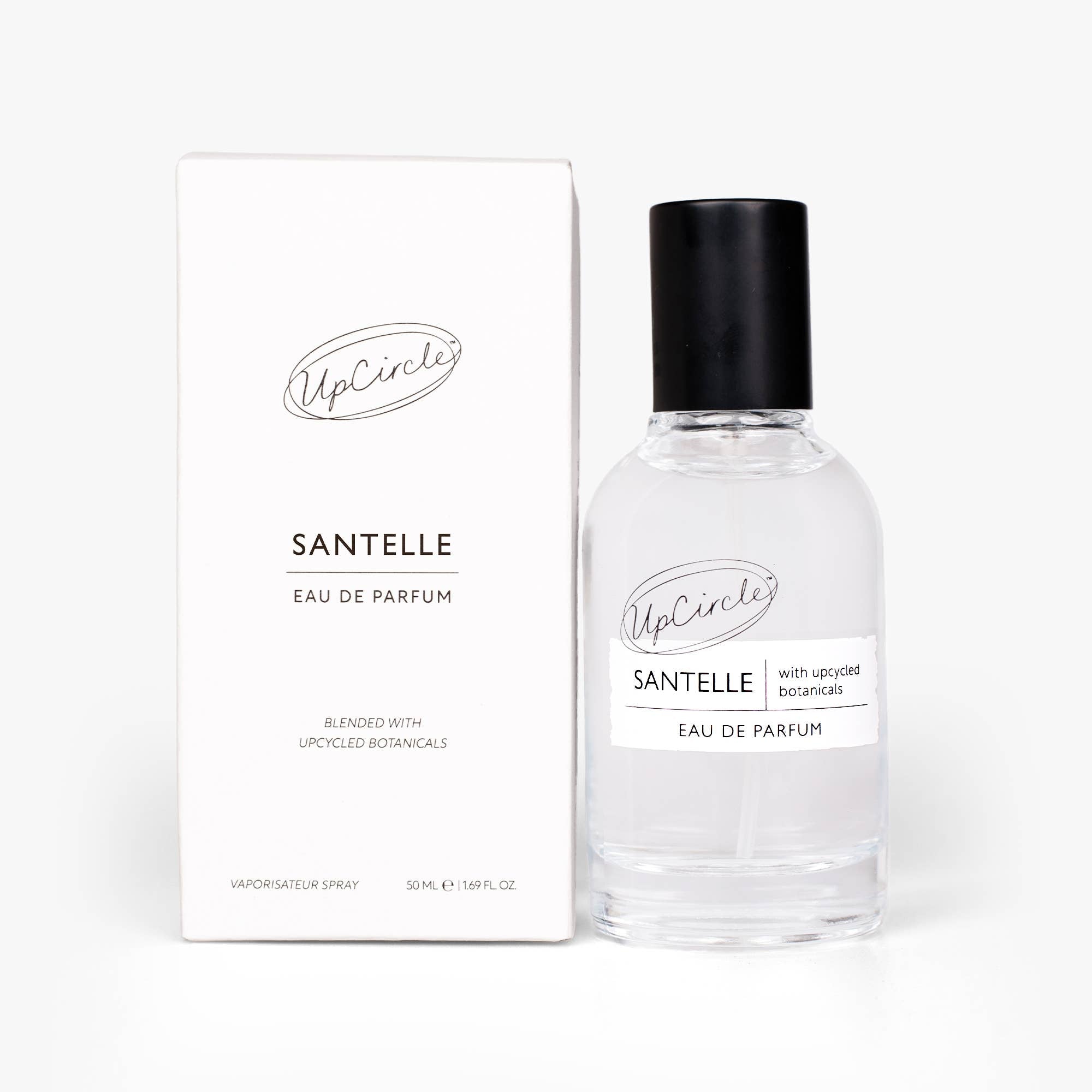 Eleganter 50 ml Glasflakon und weiße Strukturverpackung des Santelle Eau de Parfum.