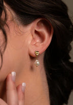 Gold Pearl Drop Ohrringe | Giant’s Causeway von Loinnir Jewellery, handgefertigte Ohrringe mit Keshi Perlen