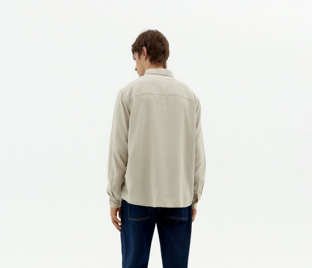 Hanfhemd Herren weiß, nachhaltiges Langarmhemd, Tencel Hemd leicht, Ant Shirt cruda, ökologische Herrenmode Sommer.