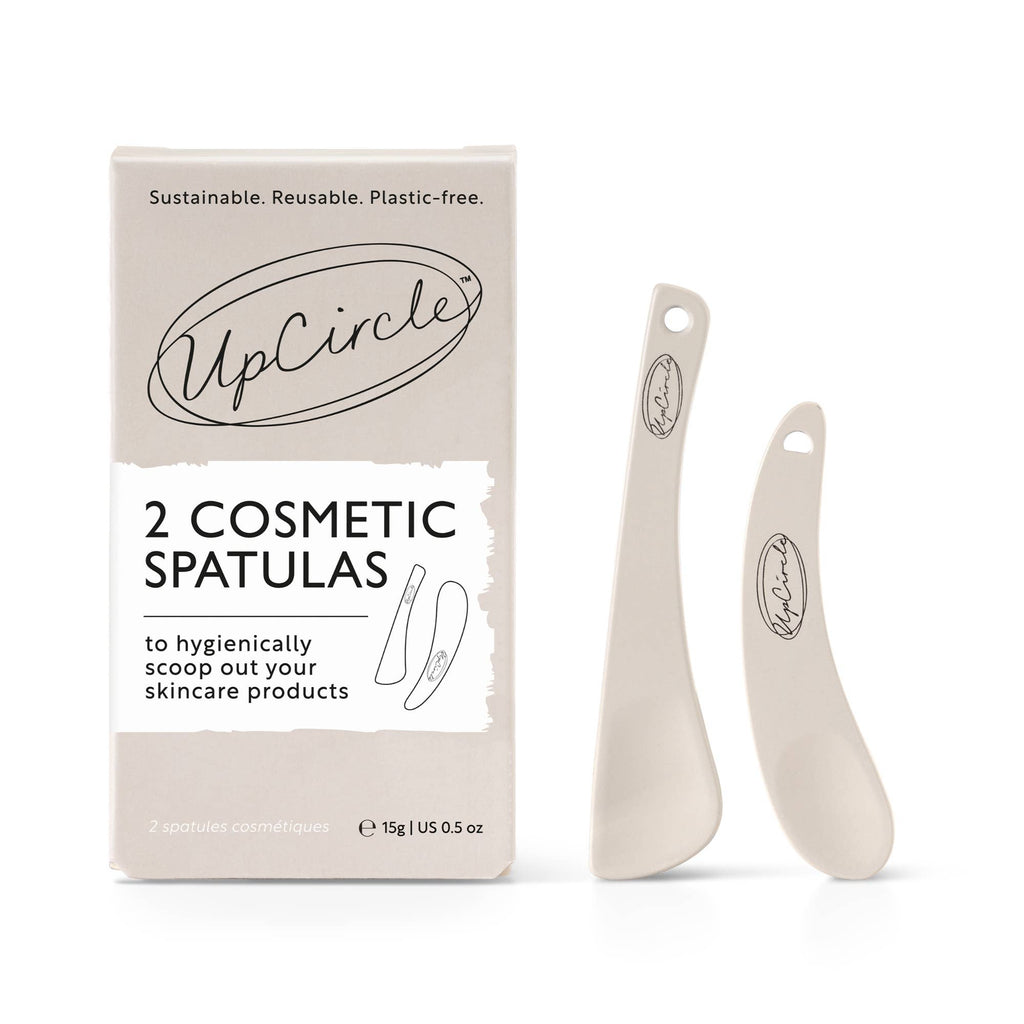 UpCircle 2 Cosmetic Spatulas Verpackung und die zwei Metallspatel in verschiedenen Größen.