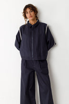 Wendejacke Damen, Bio-Baumwolle Jacke, nachhaltige Mode GOTS, Loose Fit Jacke Navy, Fairtrade Kleidung.