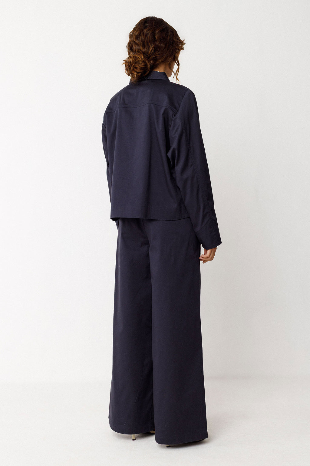 Wendejacke Damen, Bio-Baumwolle Jacke, nachhaltige Mode GOTS, Loose Fit Jacke Navy, Fairtrade Kleidung.