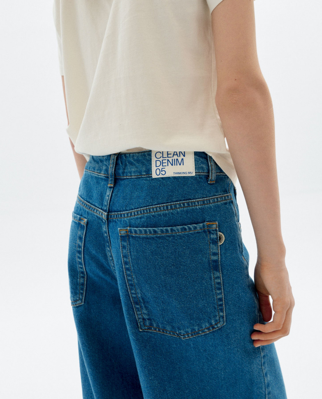 Wide Leg Jeans blau, Low Waist Jeans Damen weit, nachhaltige Denim Hose, Bio-Baumwolle Jeans loose fit, Hedda Jeans classic blue.