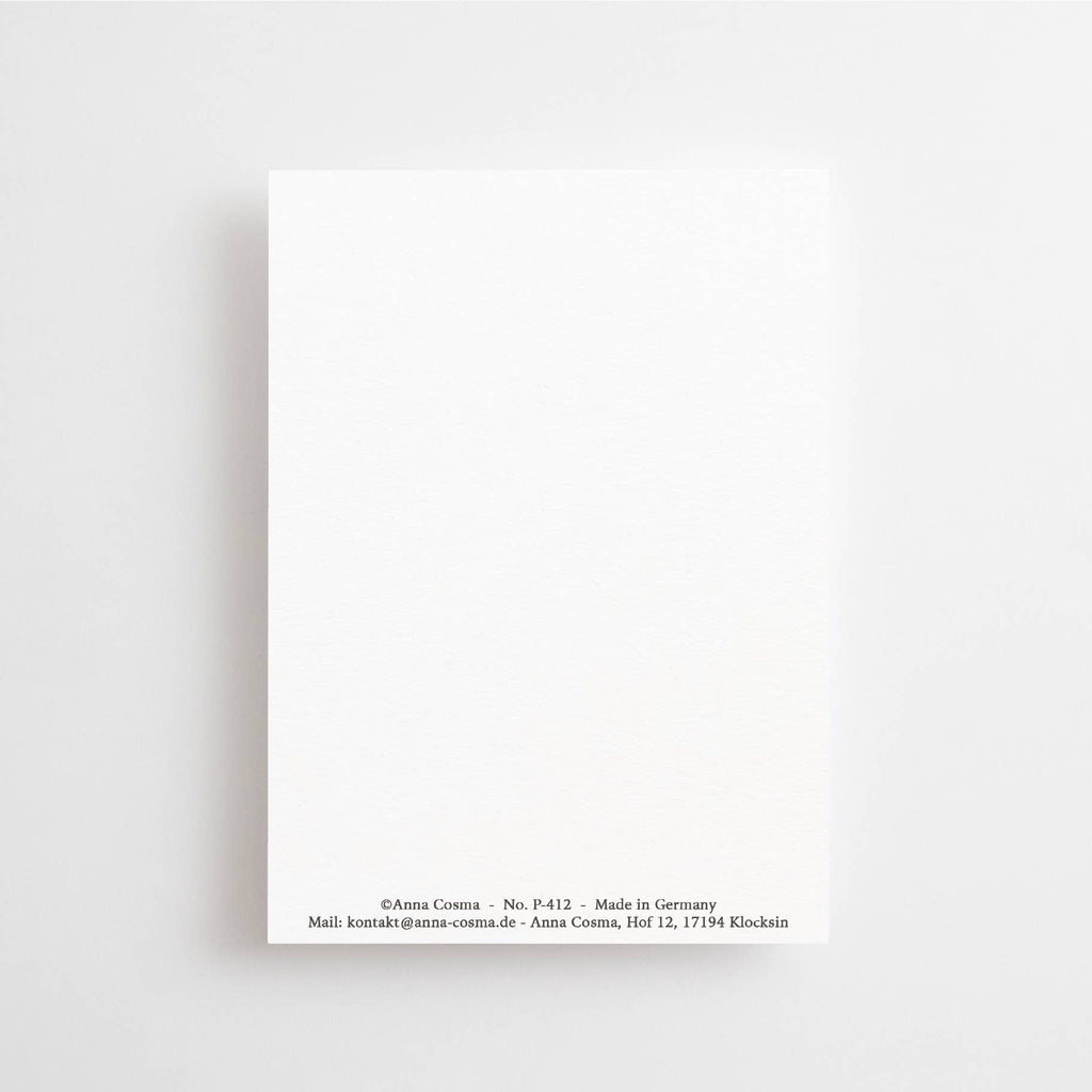Postkarte "You are Divine" im DIN-A6-Format von Anna Cosma mit einem abstrakten, blütenartigen Motiv in sanften Naturtönen und dem weißen Text „YOU ARE DIVINE“.