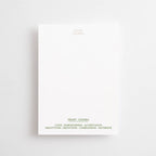Postkarte "Follow the Love" im DIN-A6-Format von Anna Cosma mit weichen, chakra-inspirierten Farbverläufen in Rosa- und Grüntönen, einem kleinen Sonnen-Symbol und dem Text „FOLLOW THE LOVE, ALWAYS.“.