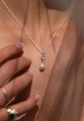 Sterling Silber Braut Perlen Drop Kette | Giant’s Causeway von Loinnir Jewellery, handgefertigte Halskette mit Keshi Perle