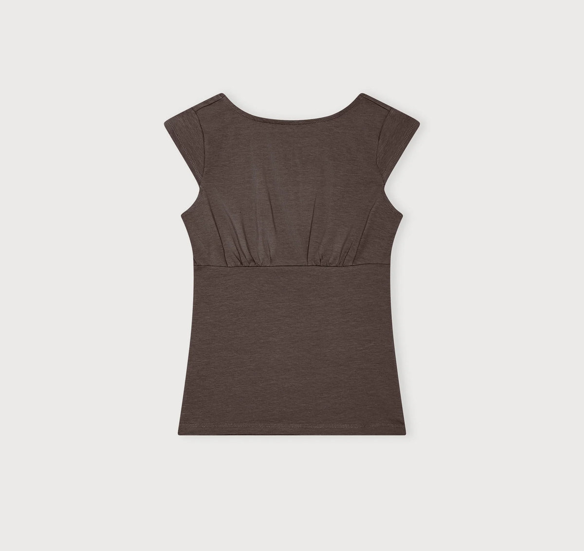 Model in einem figurnahen Everyday Corset Top in der erdigen Farbe Truffle mit U-Ausschnitt und dezenter Raffung.