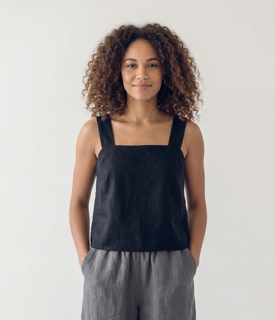 Schwarzes Leinen-Tanktop mit breiten Trägern – nachhaltig und minimalistisch für den Sommer.