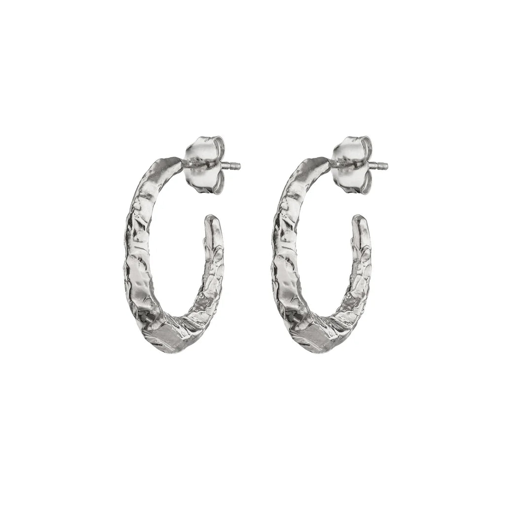 Silver Textured Torc Hoop Earrings, zeitgenössische Ohrringe im Bronzezeit Design aus Sterlingsilber