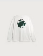 weißes Langarmshirt Big Sol White Emilio Tee von Thinking Mu mit Rundhalsausschnitt und grünem „Big Sol“-Sonnenprint auf der Rückseite.