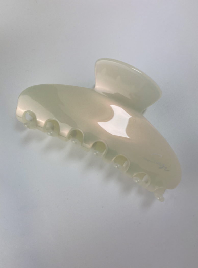 Sustainable Susi Haarspange Hope Mother of Pearl aus Celluloseacetat in schimmernder Perlmuttoptik